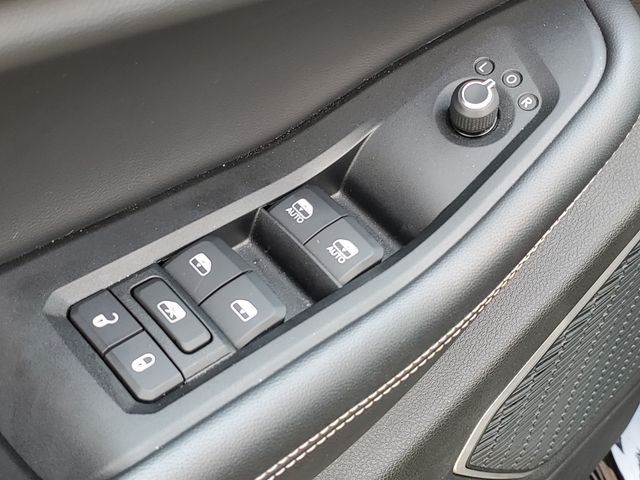 2022 Jeep Grand Cherokee Laredo photo 11