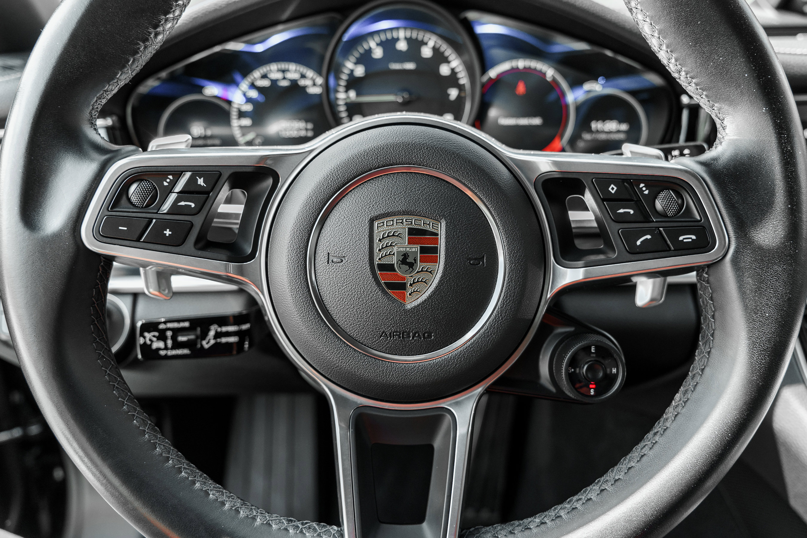 2020 Porsche Panamera 4 E-Hybrid photo 17