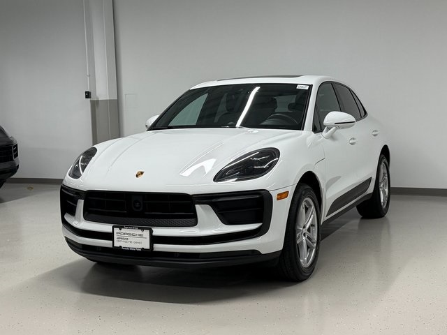 2023 Porsche Macan T's photo