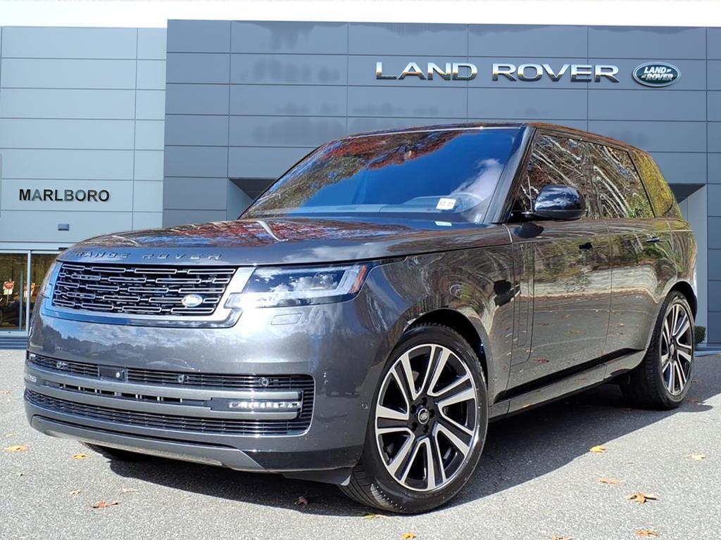 2023 Land Rover Range Rover SE's photo