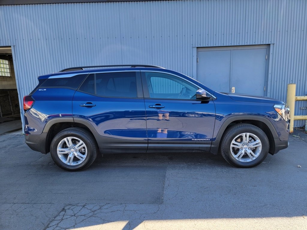 2023 Gmc Terrain SLE photo 2