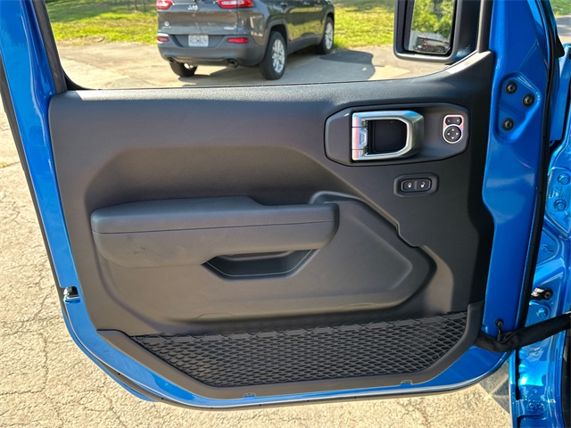 2025 Jeep Wrangler Sport S photo 25