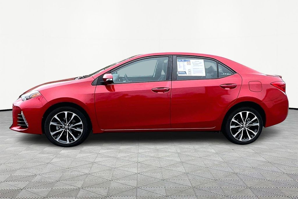 2019 Toyota Corolla XSE photo 4