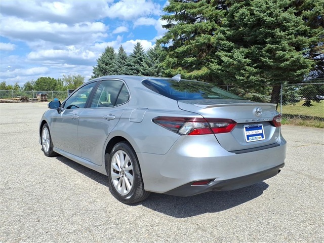 2023 Toyota Camry LE photo 5