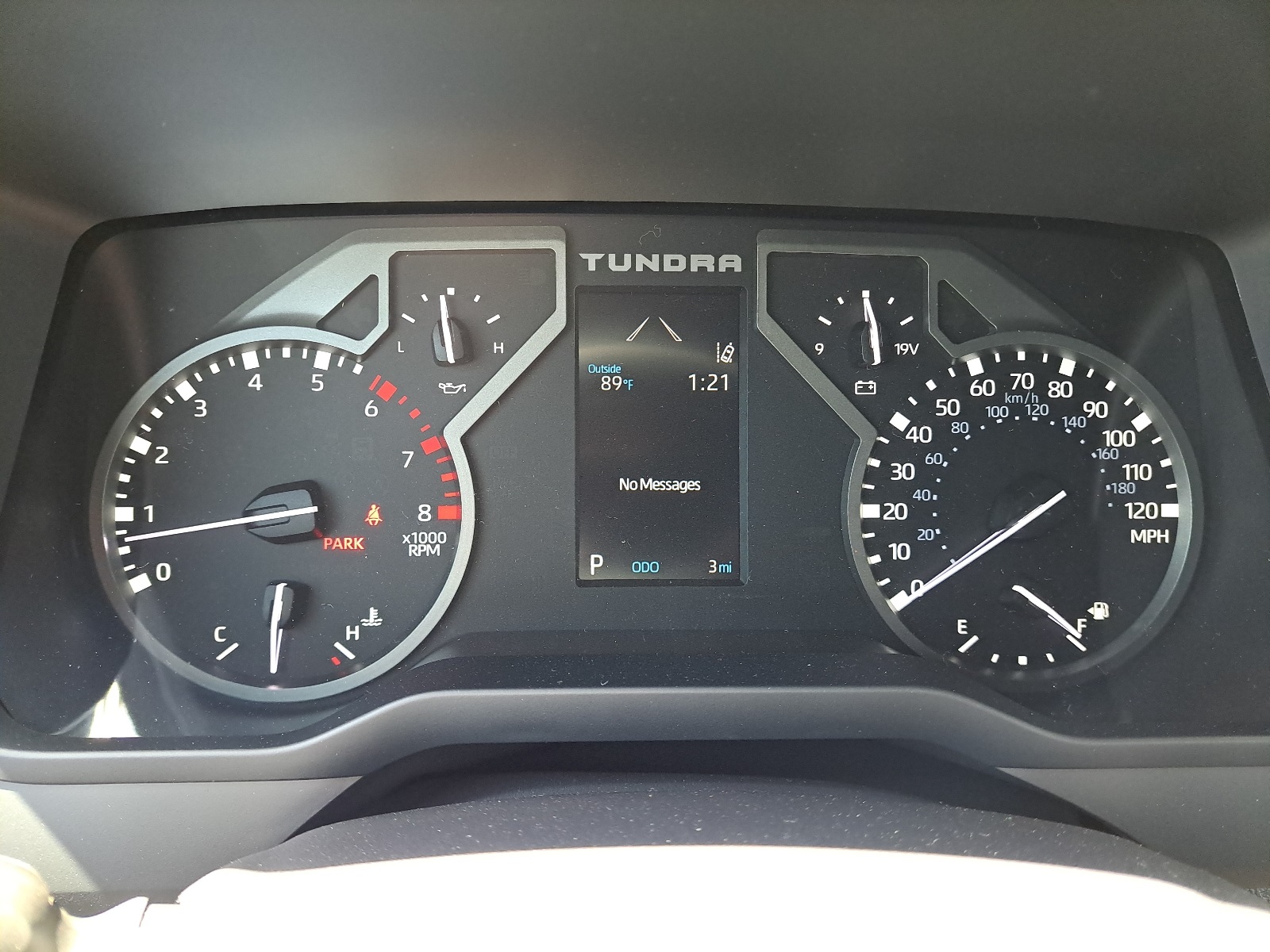 2025 Toyota Tundra SR5 CrewMax photo 33