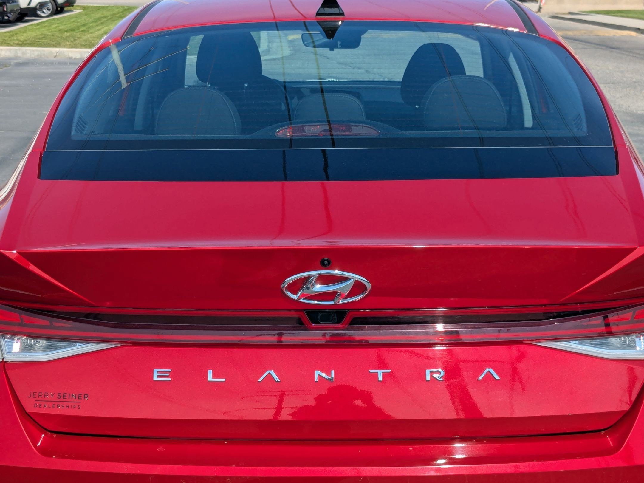 2022 Hyundai Elantra SEL photo 12