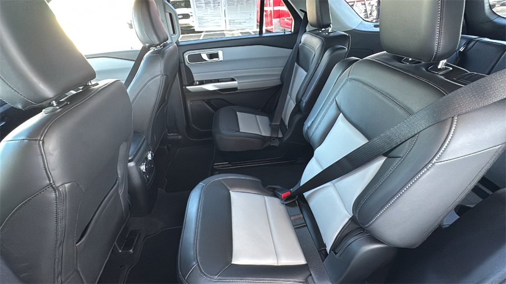 2022 Ford Explorer XLT photo 21