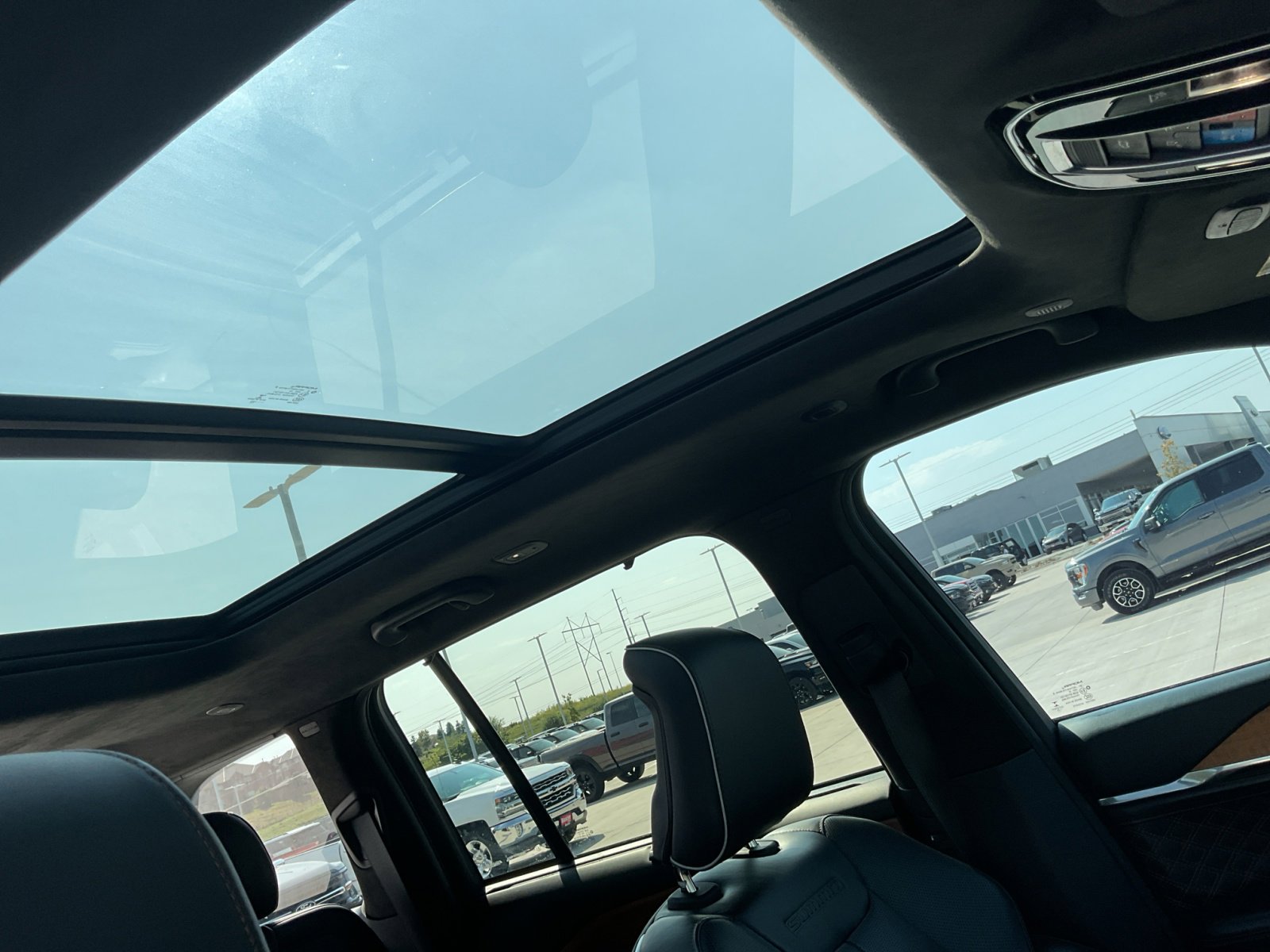 2022 Jeep Grand Cherokee Summit Reserve photo 4