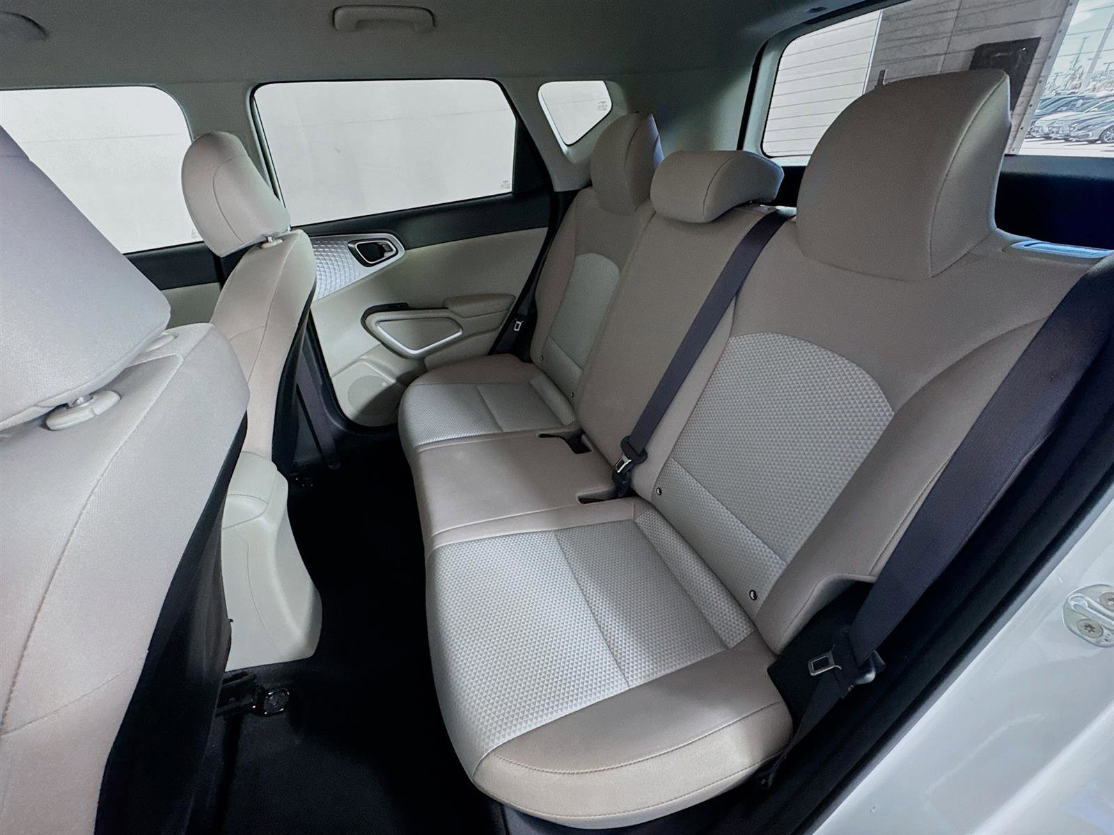 2022 Kia Soul LX photo 13