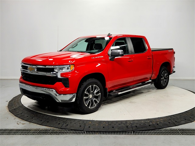2022 Chevrolet Silverado 1500 LT photo 3