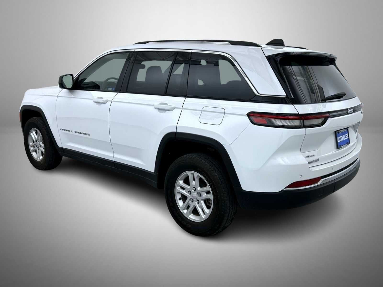 2023 Jeep Grand Cherokee Laredo photo 7