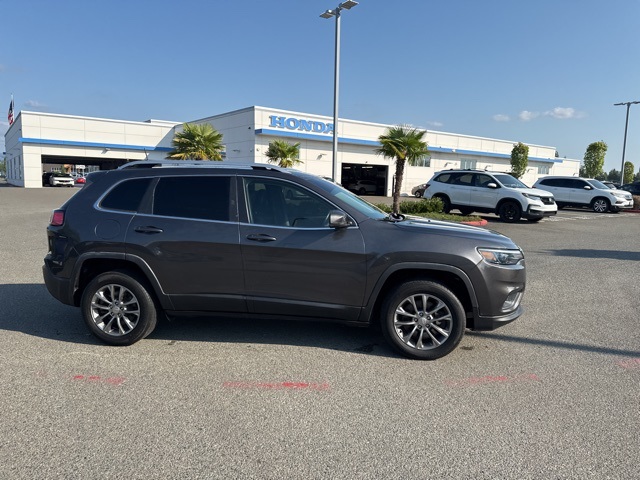2019 Jeep Cherokee Latitude photo 2