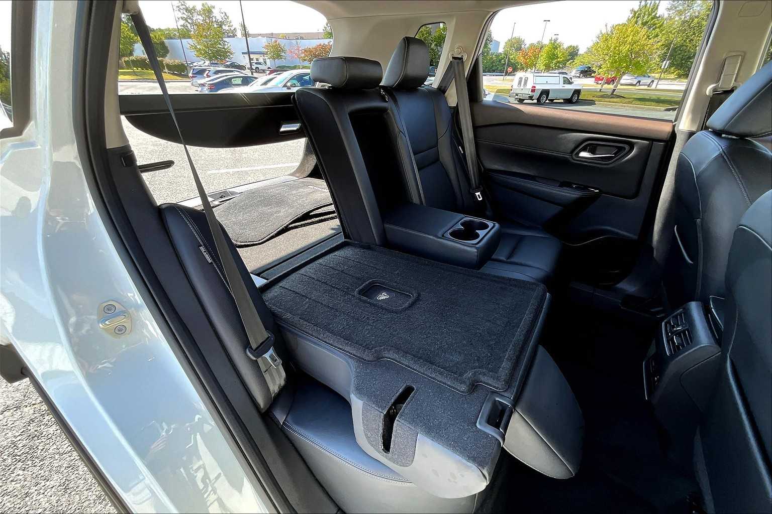 2022 Nissan Rogue SL photo 18