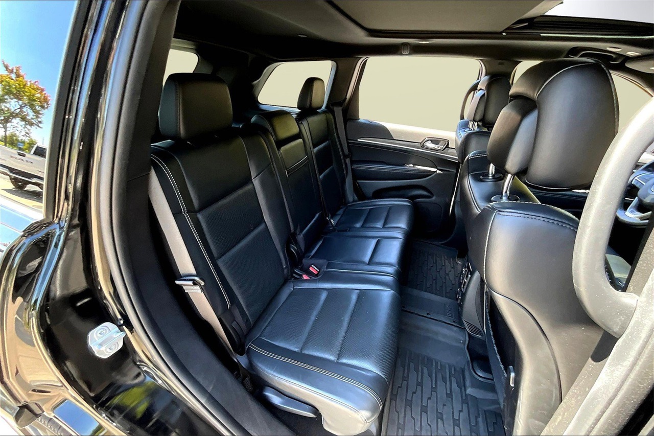 2021 Jeep Grand Cherokee Anniversary Edition photo 23