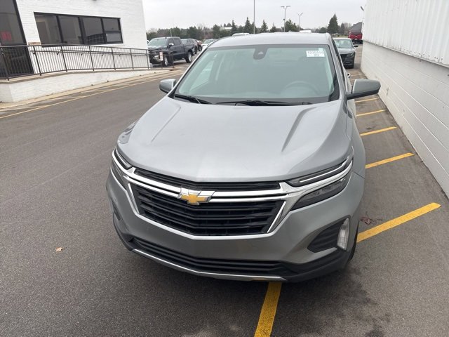 2024 Chevrolet Equinox LT photo 2