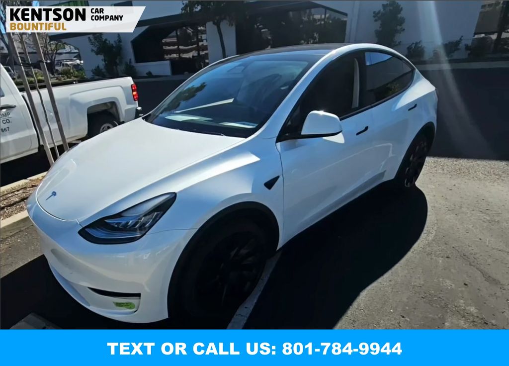 2023 Tesla Model Y Long Range's photo
