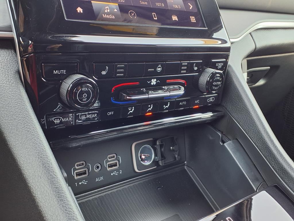 2025 Jeep Grand Cherokee Altitude X photo 9