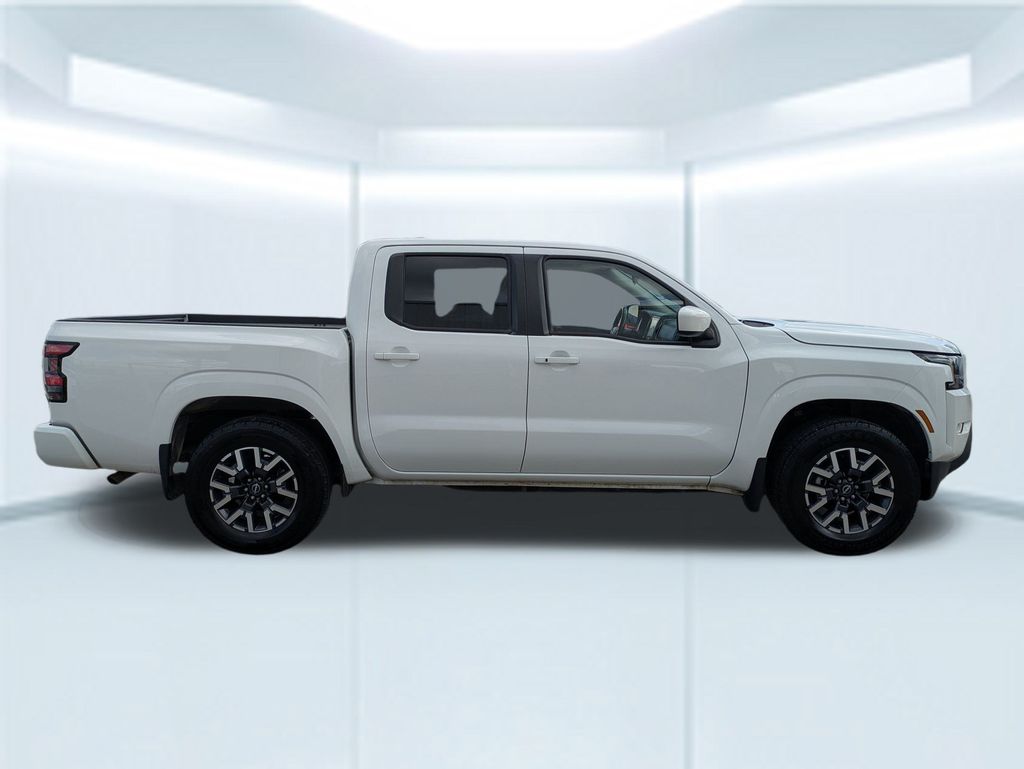 2022 Nissan Frontier SV photo 6
