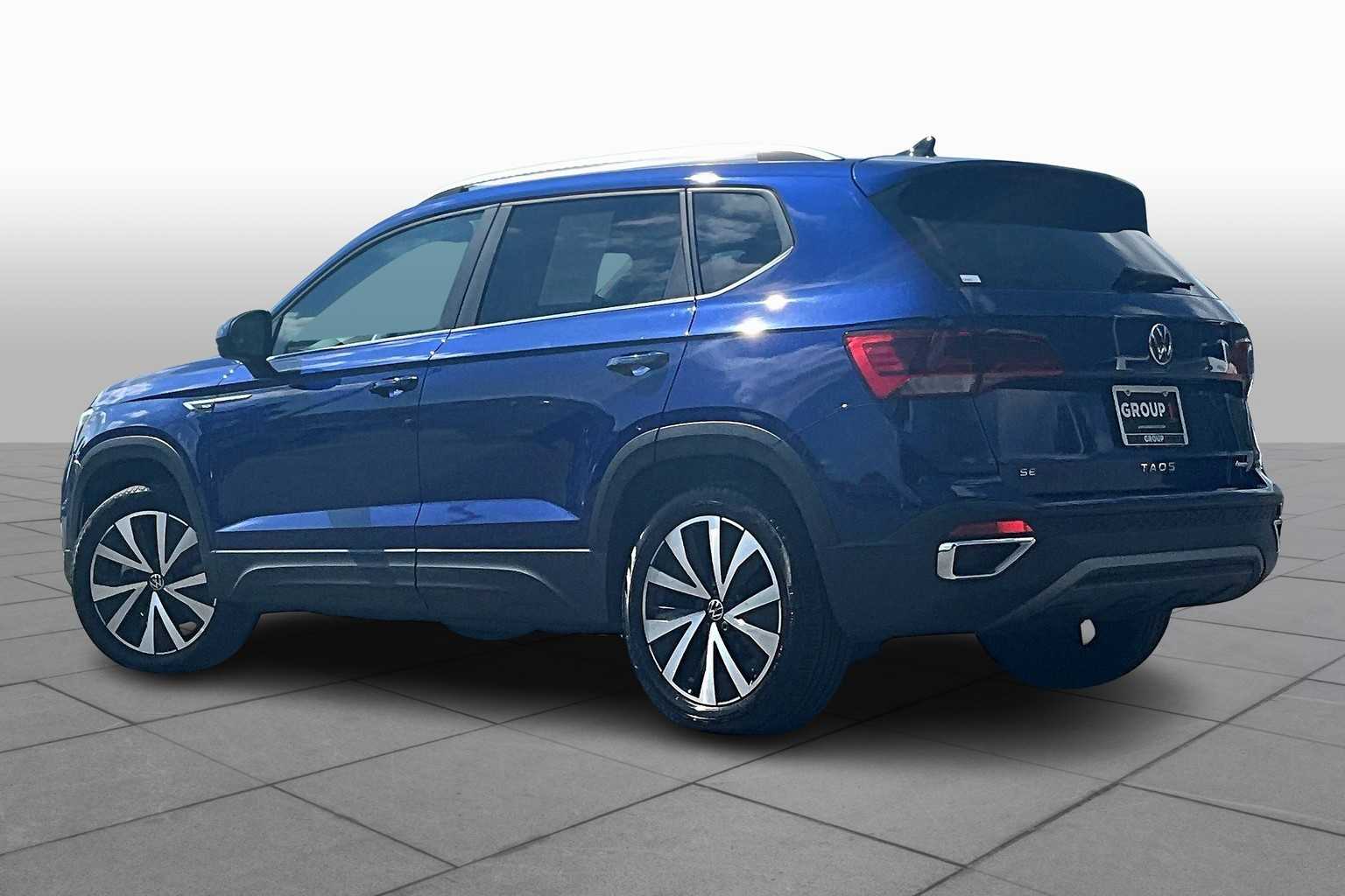 2023 Volkswagen Taos SE photo 10