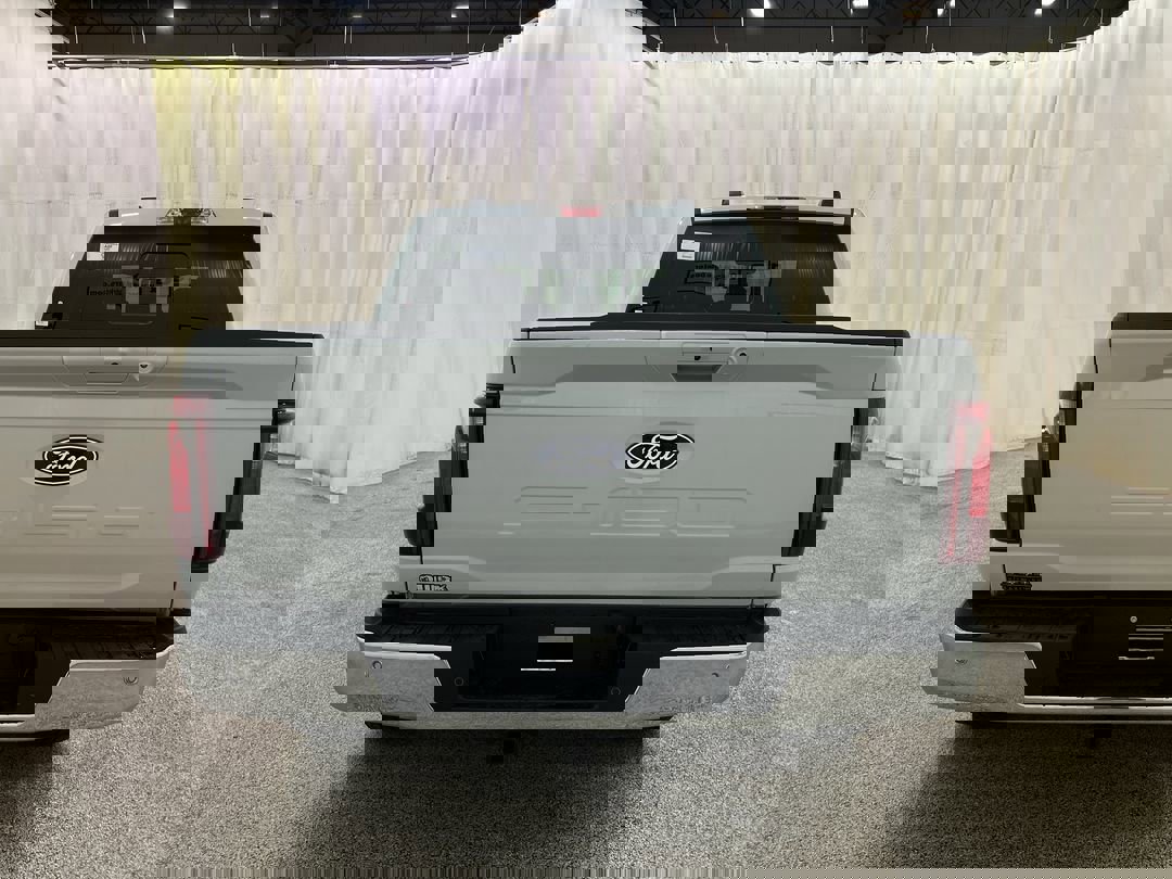 2025 Ford F-150 XLT photo 3