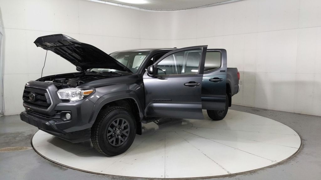 2023 Toyota Tacoma SR5 photo 9