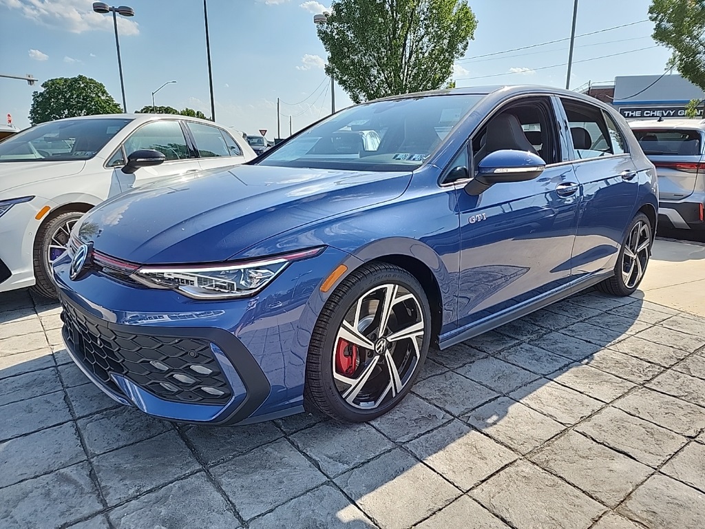 2025 Volkswagen Golf GTI SE's photo