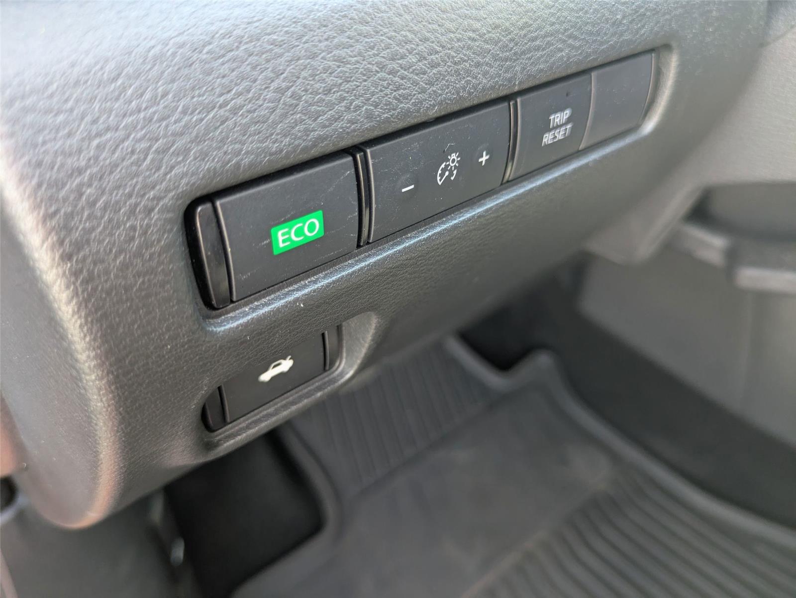 2023 Nissan Sentra SR photo 14