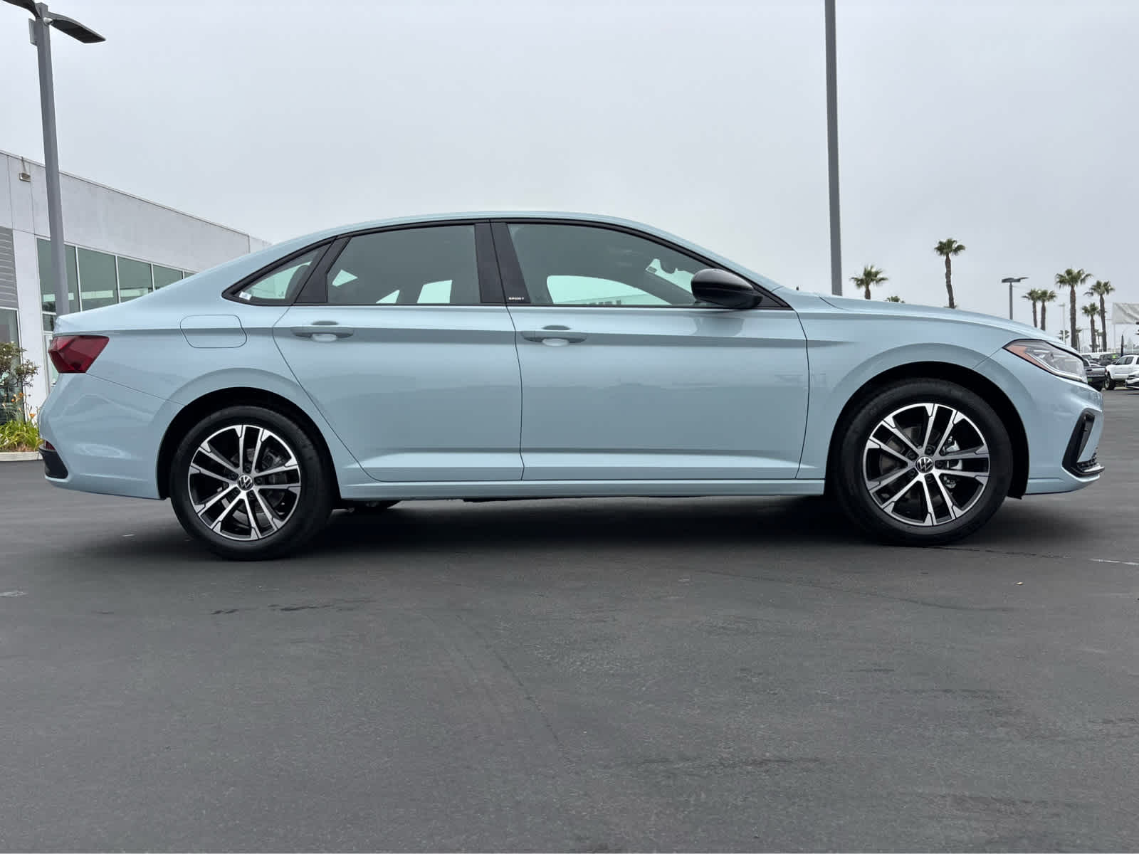 2025 Volkswagen Jetta Sport photo 2
