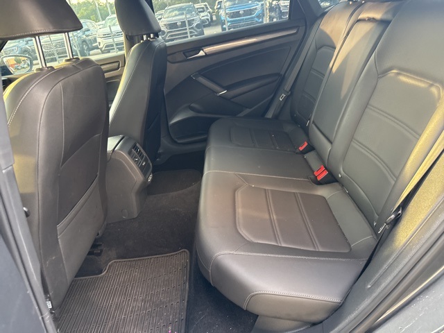 2021 Volkswagen Passat 2.0T R-Line photo 17