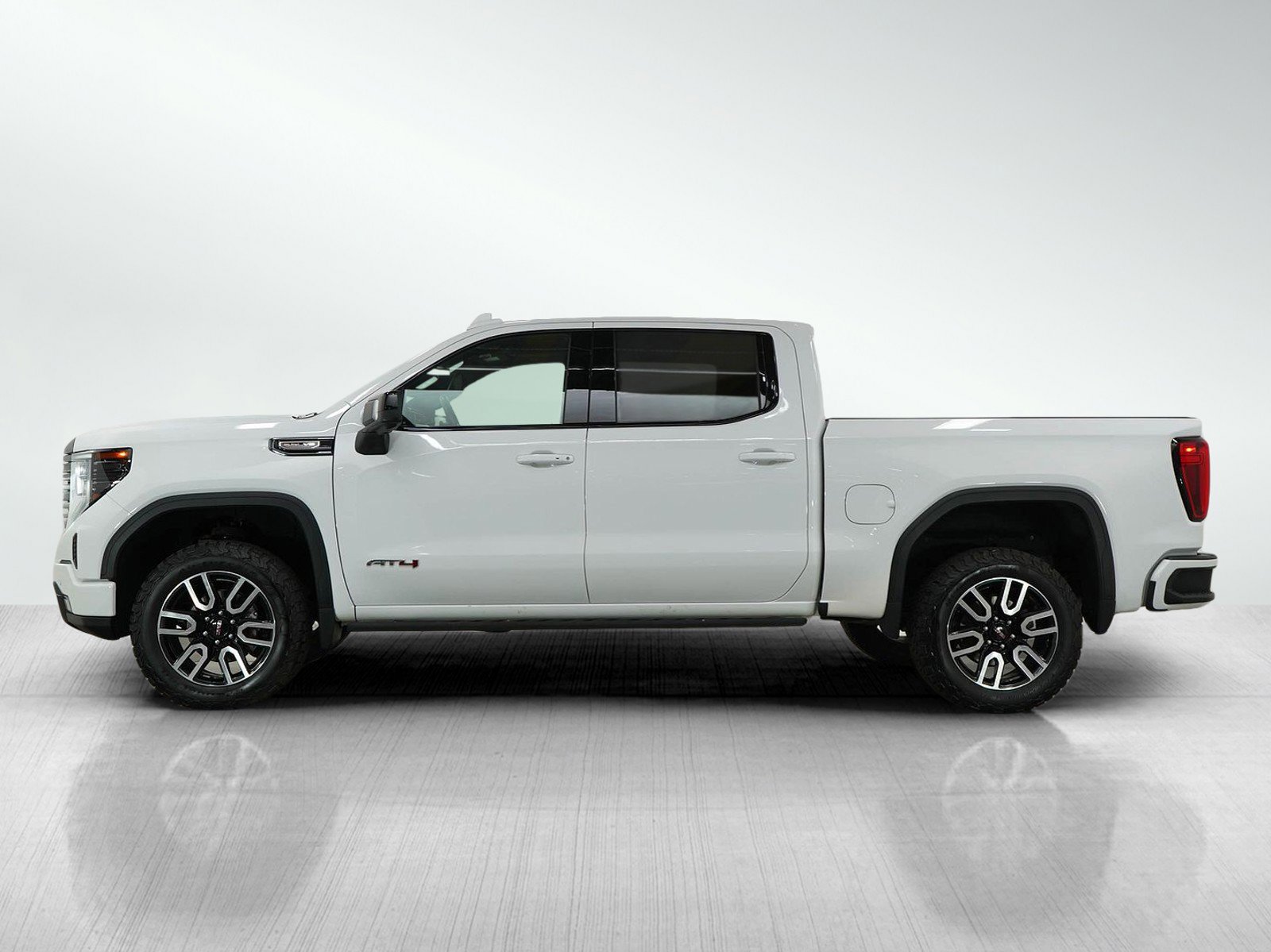 Used 2022 GMC Sierra 1500 AT4 with VIN 1GTPUEEL8NZ550715 for sale in Bloomington, Minnesota