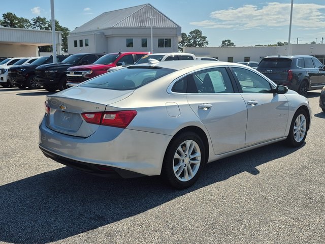 2018 Chevrolet Malibu 1LT photo 2