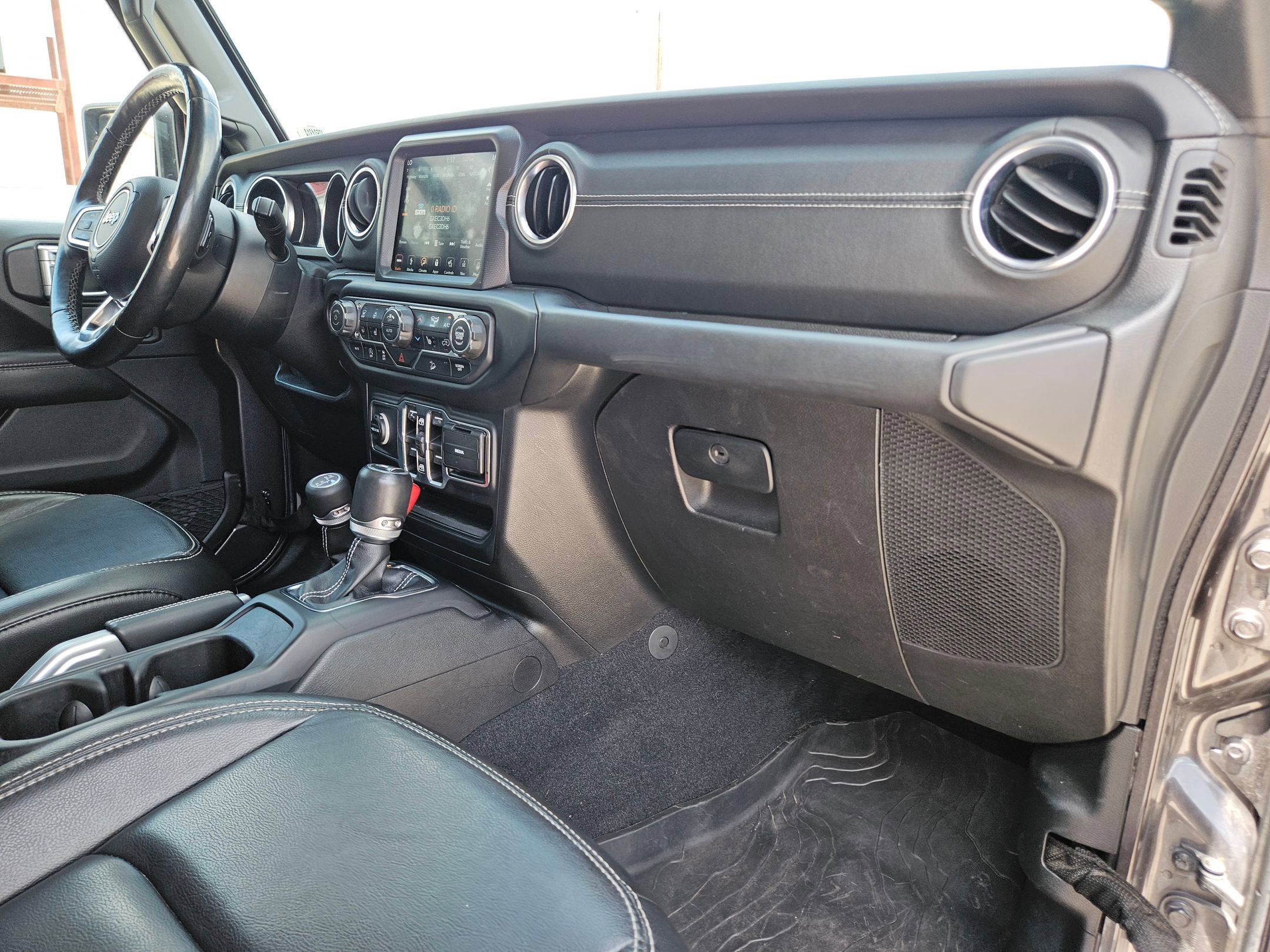 2018 Jeep Wrangler Unlimited Sahara photo 27