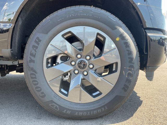 2025 Ford F-150 Lightning photo 8