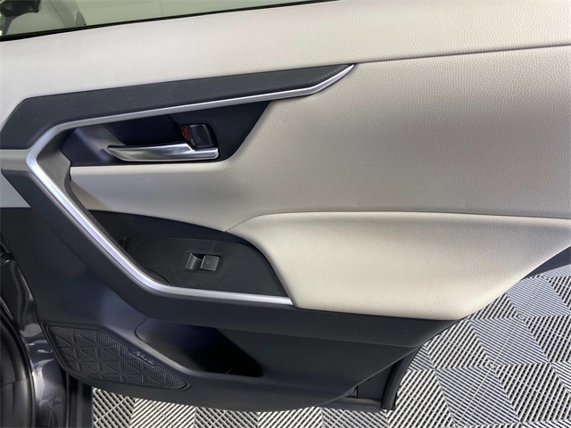 2024 Toyota RAV4 XLE Premium photo 24