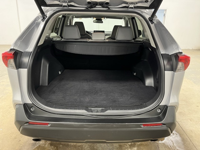 2021 Toyota RAV4 XLE Premium photo 20