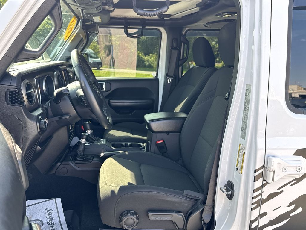 2018 Jeep Wrangler Unlimited Sport S photo 12
