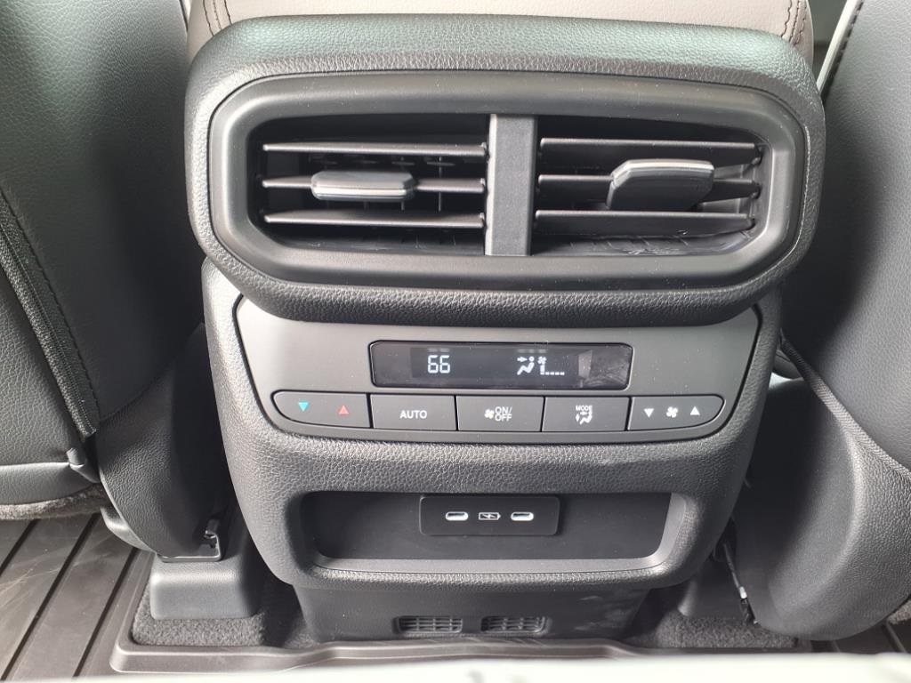 2025 Honda Pilot Touring photo 25