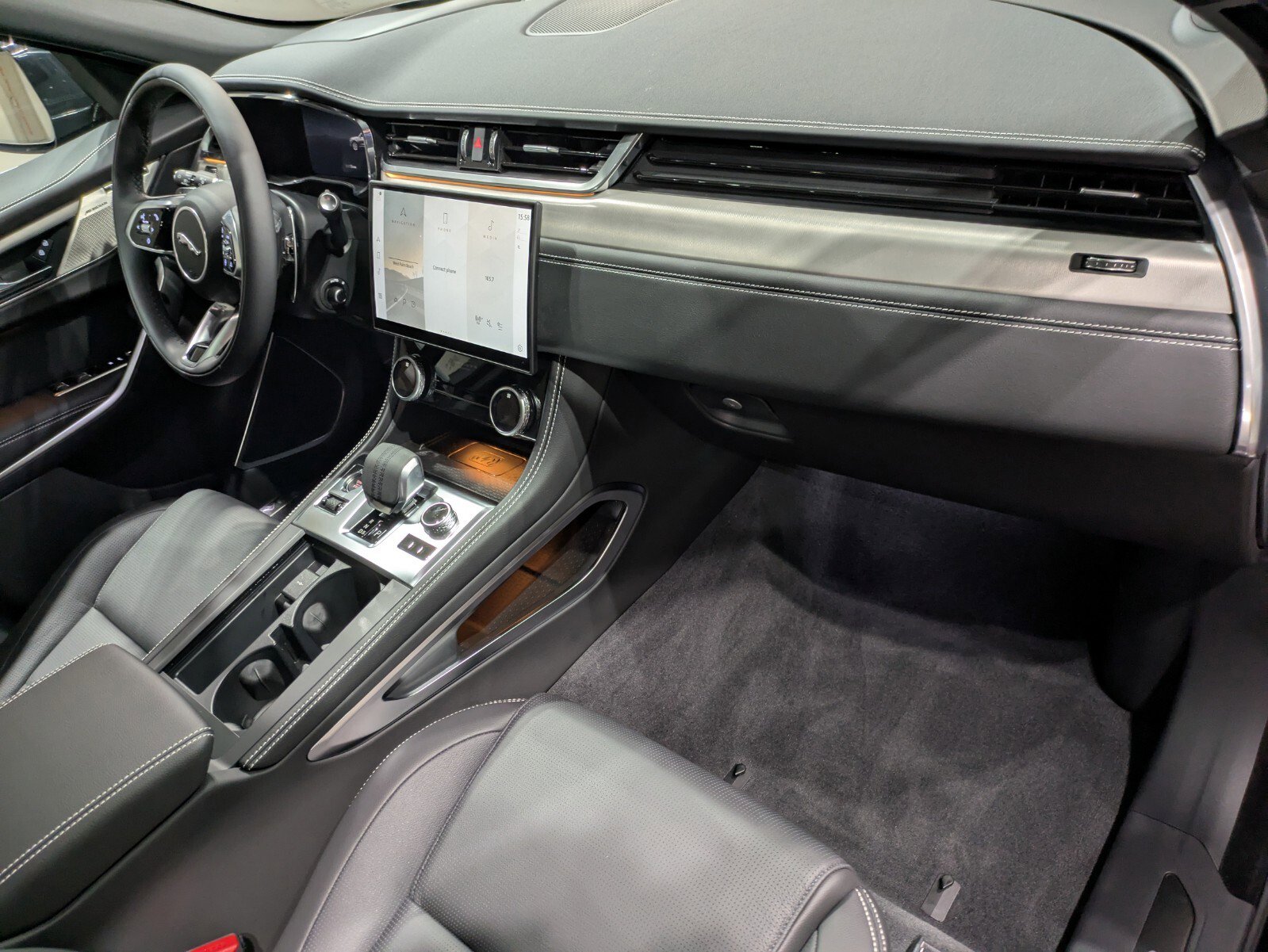 2026 Jaguar F-PACE P250 R-Dynamic S photo 26