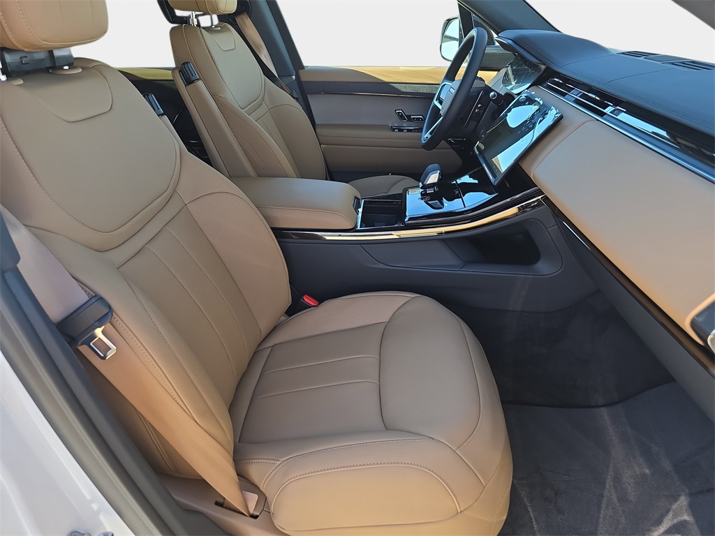 2025 Land Rover Range Rover Sport SE photo 9
