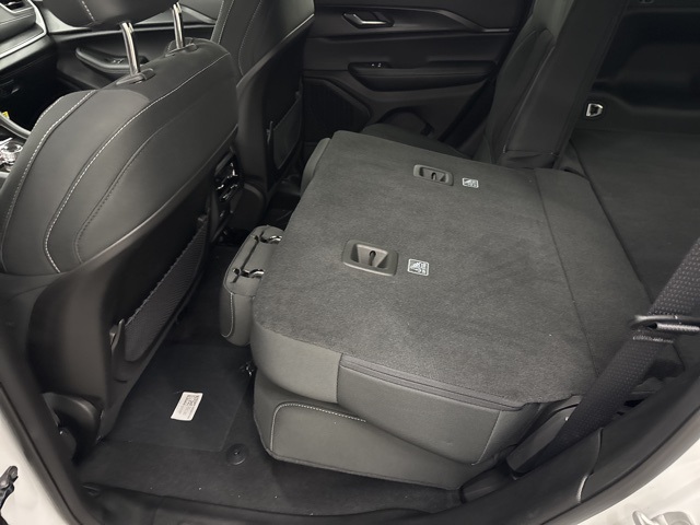 2025 Jeep Grand Cherokee Laredo X photo 4