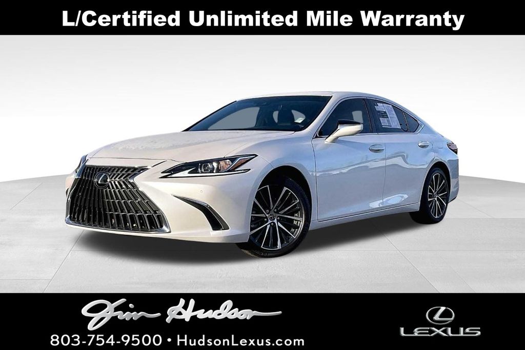 2024 Lexus ES 350's photo