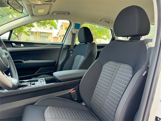 2025 Kia K5 LXS photo 14
