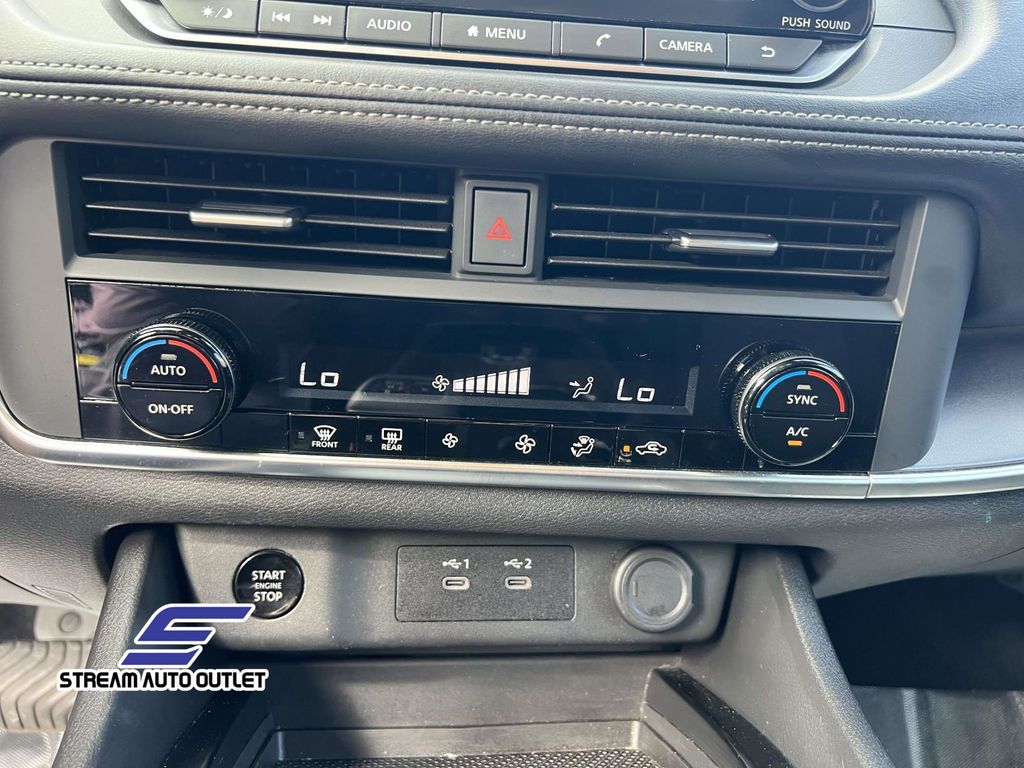 2024 Nissan Rogue SV photo 15