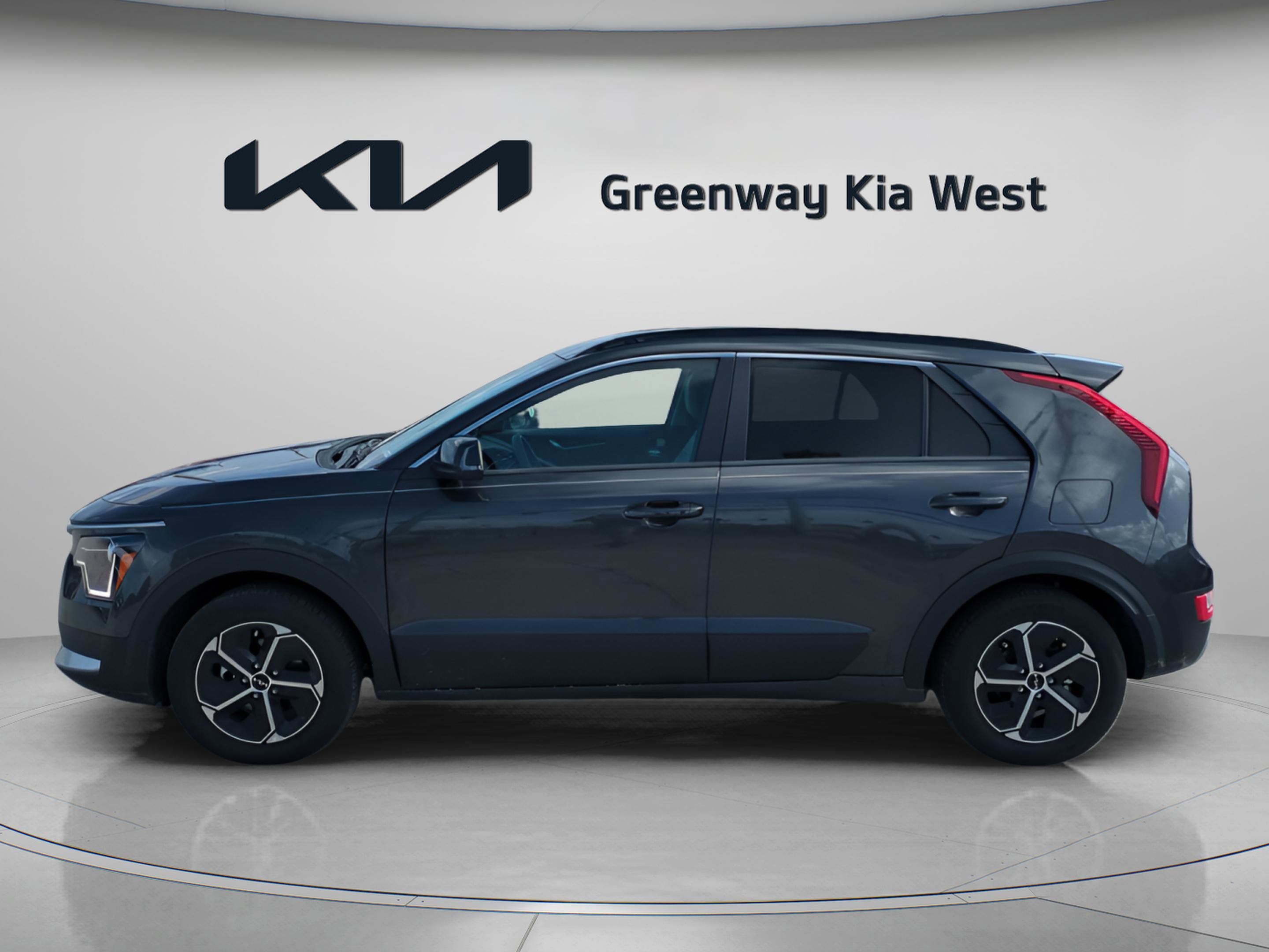 2025 Kia Niro EX photo 4