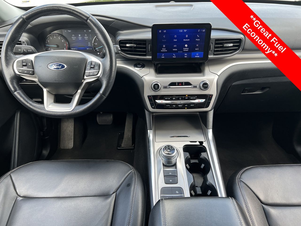 2023 Ford Explorer XLT photo 2