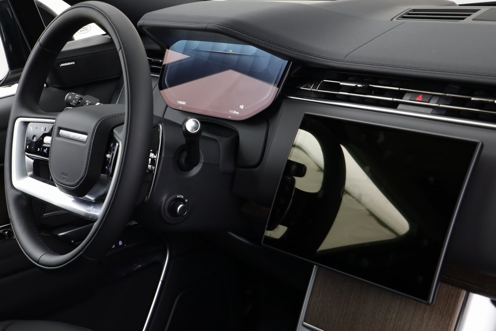 2025 Land Rover Range Rover SE photo 20