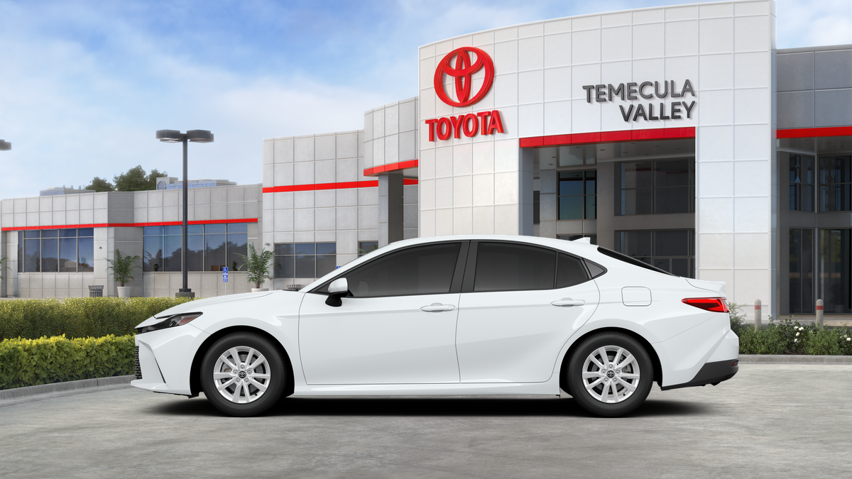 2026 Toyota Camry LE photo 3