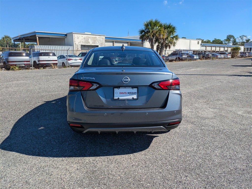 2025 Nissan Versa 1.6 SV photo 4