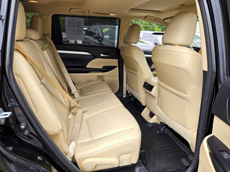 2015 Toyota Highlander XLE photo 13