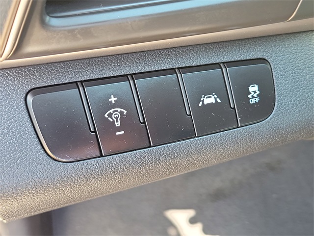 2020 Hyundai Elantra SE photo 18
